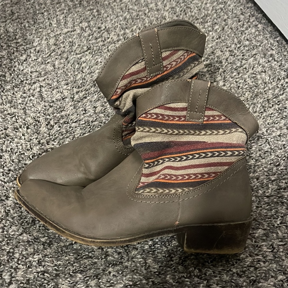 Aztec booties - Picture 2 of 3